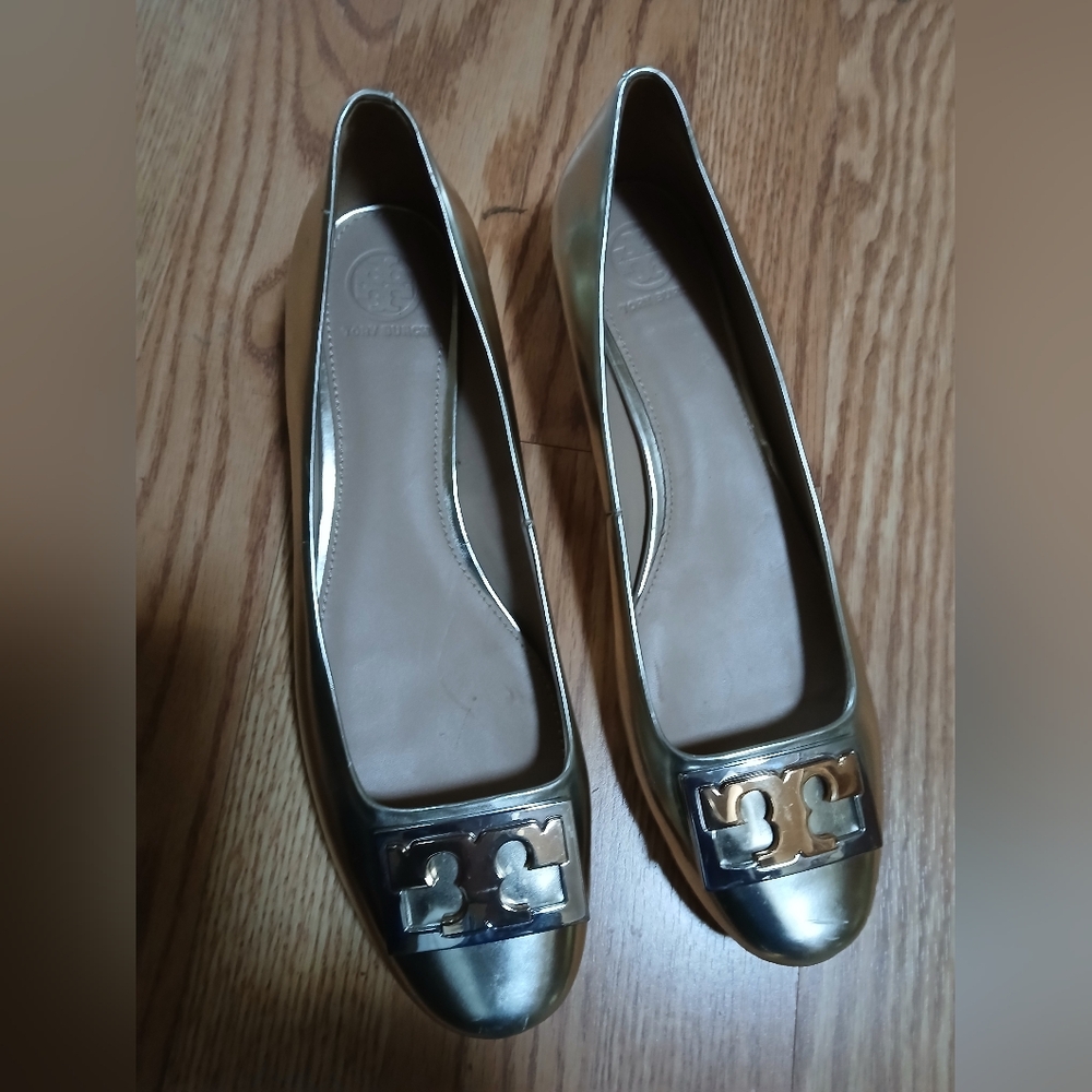 Tory Burch Gigi Leather Metallic Silver Block Heel Sz 9
